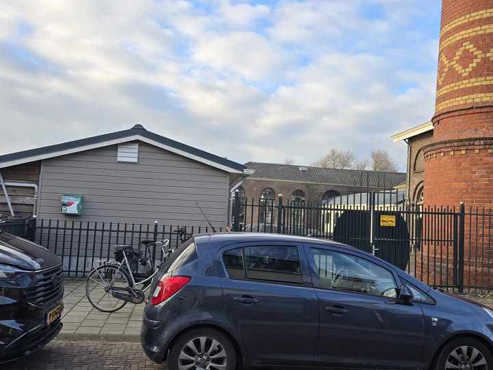 1e openbaar bereikbare AED in dit deel van Halfweg in Haarlemmermeerstraat bij Stoomgemaal.
